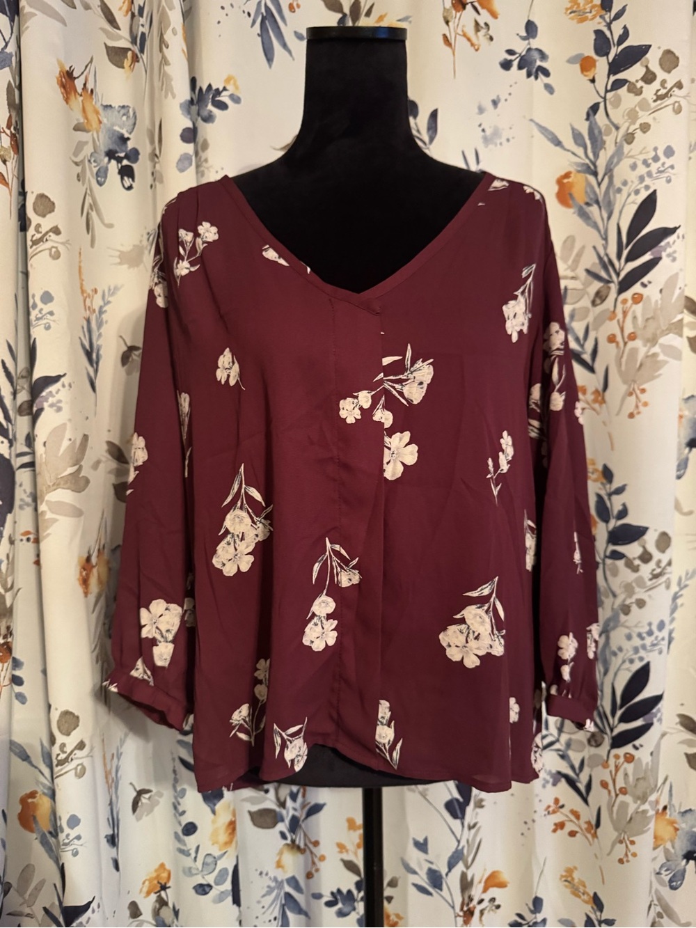Women's Floral V-Neck Long Sleeve Top - Burgundy Blouse Size Medium B2